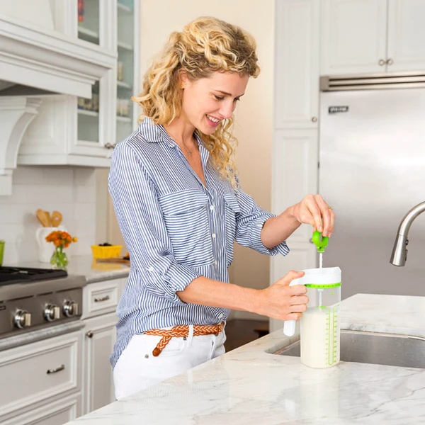 Smart Blend™ Formula Mixing Pitcher